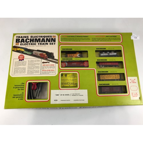 138 - N SCALE MODEL RAILWAY BACHMANN ELECTRIC TRAIN  SET IN N GAUAGE EMD GP-40 DIESEL 5 CAR TRAIN SET NUMB... 