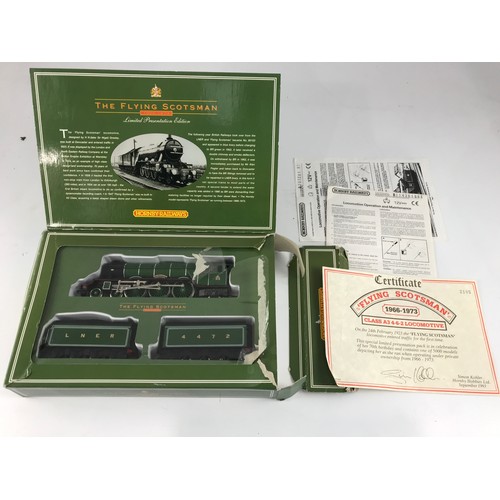 130 - HORNBY R075 FLYING SCOTSMAN LOCOMOTIVE WITH 2 TENDERS IN COMMEMORATIVE TRAIN PACK, LIMITED EDITION, ... 