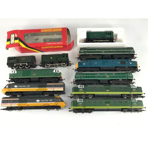 109 - TRIANG/HORNBY LOCOMOTIVES 2 X CLASS 31, 1 X CLASS 37, 1 X CLASS 35 HYMEK AND 2 X CLASS 08 SHUNTING L... 