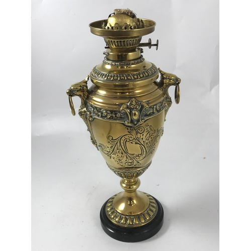 1149 - GOOD QUALITY VICTORIAN BRASS OIL LAMP, approx. 41 cm