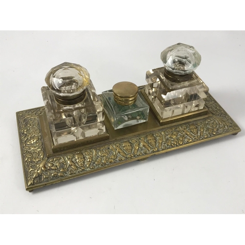 1157 - VICTORIAN DESK STAND