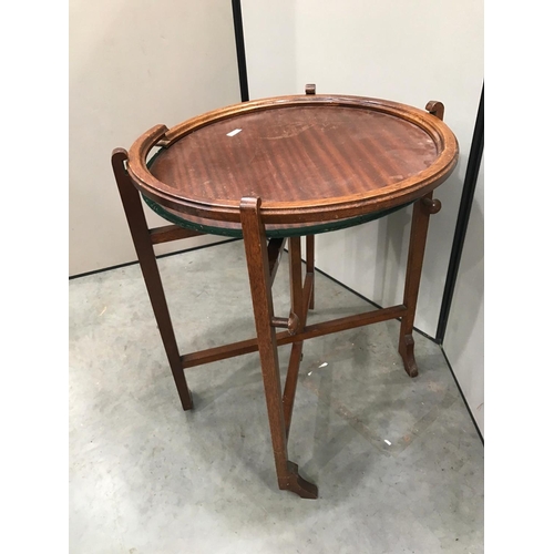 201 - REVERTABLE CIRCULAR TOPPED FOLD UP TABLE