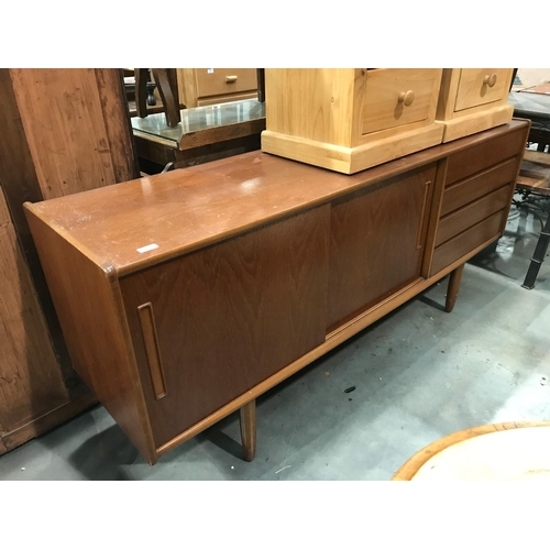 253 - RETRO SIDEBOARD