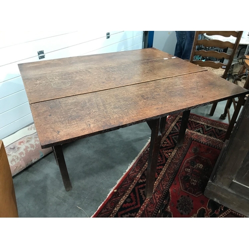 339 - GEORGIAN DROP LEAF PEMBROKE TYPE TABLE