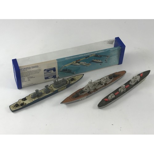 348 - TRIANG MINIC SHIPS, A BOXED SS  UNITED STATES TOGETHER WITH 3 UNBOXED MATCHBOX SHIPS, C70, 110 AND F... 