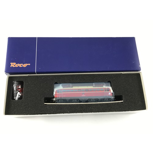 367 - ROCO MODEL RAILWAY AUSTRIAN OBB 1042 LOCOMOTIVE, SOUND CHIP FITTED, APPEARS NOT TO HAVE BEEN OUT THE... 