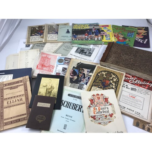 461 - 2 TRAYS OF MIXED GENERAL EPHEMERA, POSTCARDS, BOOKLETS, PHOTOS, VERY MIXED PICKERS CONTENTS