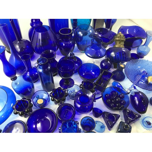 916 - LARGE COLLECTION OF BLUE GLASSWARE 2 TRAYS