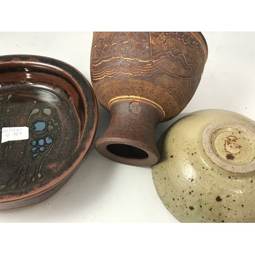 832 - MISC. STUDIO POTTERY INC. ART COLLEGE 1960s,