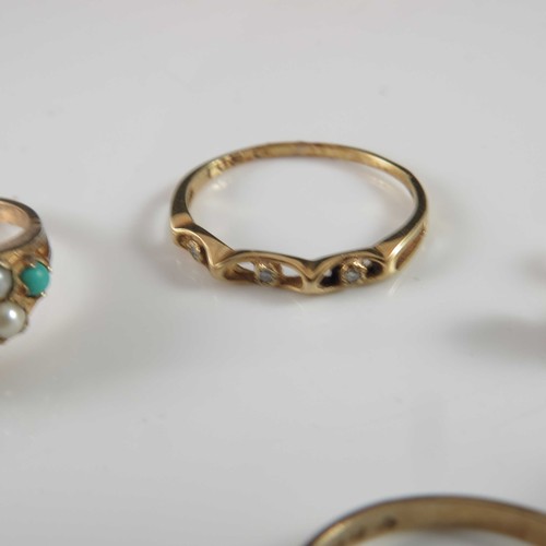 776 - MISC. JEWELLERY INCLUDING A VICTORIAN STYLE 9 CARAT GOLD TURQUOISE AND PEARL DRESS RING AF, 9 CARAT ... 