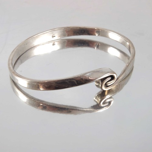 812 - STYLISH SILVER BRACELET, POSSIBLY SCANDINAVIAN AND A SILVER BANGLE