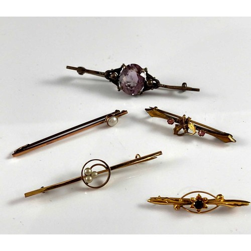 752 - 5 VARIOUS 9 CARAT GOLD AND OTHER BAR BROOCHES