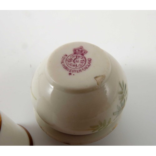 359 - ROYAL WORCESTER MINIATURE PATCH POT AND A THIMBLE