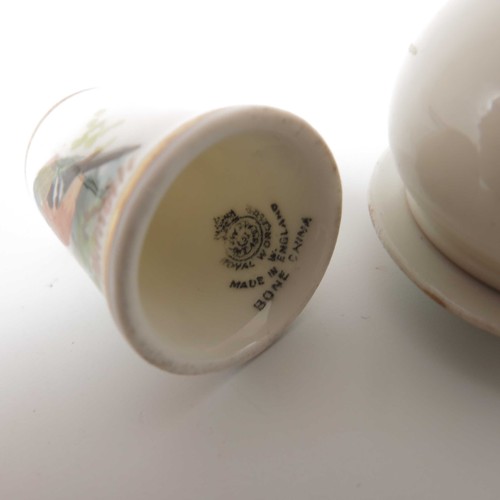 359 - ROYAL WORCESTER MINIATURE PATCH POT AND A THIMBLE