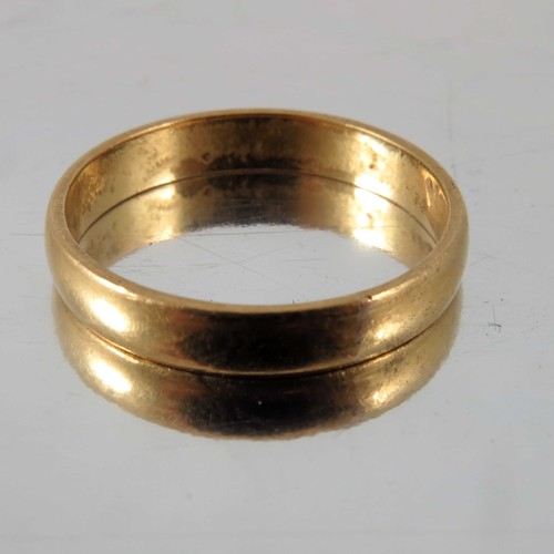 794 - 22ct GOLD BAND, APPROX. 3.7g