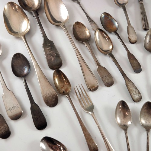 663 - LARGE QUANTITY OF SILVER SPOONS 540g