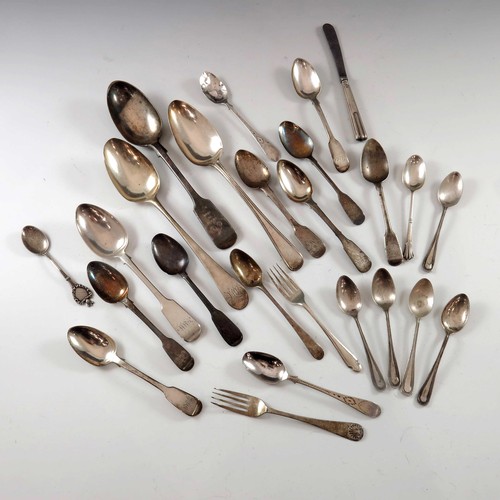 663 - LARGE QUANTITY OF SILVER SPOONS 540g