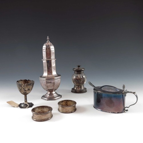 621 - SILVER MOUNTED PEPPER GRINDER, SILVER MUSTARD POT WITH GLASS LINER, 2 SILVER SERVIETTE RINGS AND A S... 