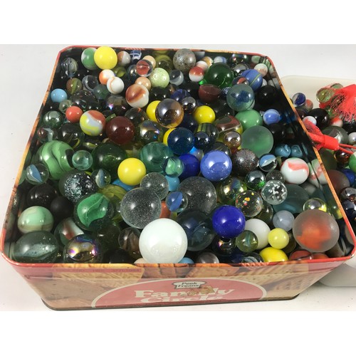 62 - VERY LARGE QUANTITY OF ASSORTED MARBLES