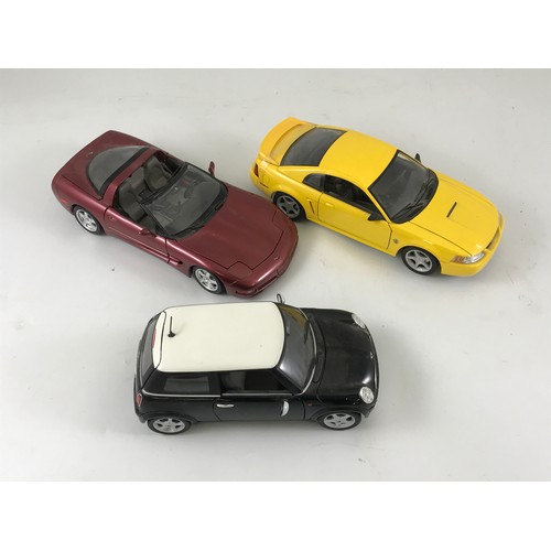 117 - MAISTO 1999 MUSTANG GT, MAISTO MINI COOPER, BURAGO CHEVROLET CORVETTE C5