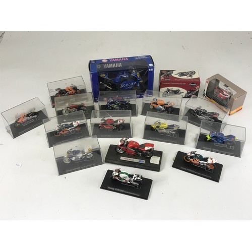 108 - 11 PLASTIC CASED MOTORBIKES, 3 UNBOXED, BOXED PROTAR LEGENDARY BIKE 1:22 SCALE, BOXED EDITIONS ATLAS... 