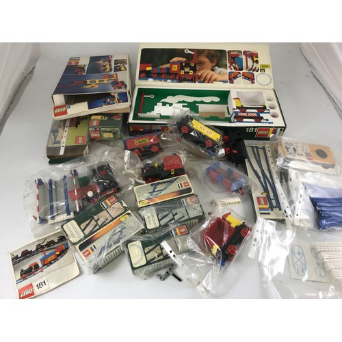 327 - LARGE COLLECTION OF PART BOXED, MADE AND UNCHECKED LEGO KITS