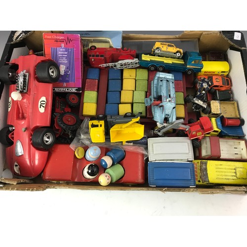 104 - MIXED U/B DIECAST, INC BURAGO, MATCHBOX, CORGI & SIMILAR PLUS WOODEN PULL ALONG TOYS