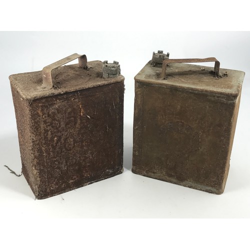 39 - PAIR OF OLD PETROL CANS, SHELLMEX & SHELL - THE LATTER IN POOR CONDITION