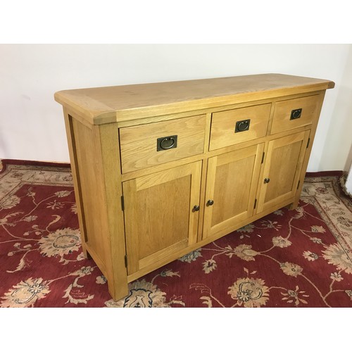 161 - MODERN OAK SIDEBOARD 151cm wide and  91cm tall