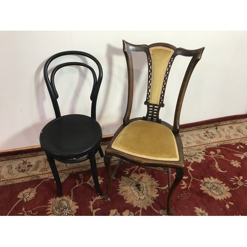 281 - VICTORIAN UPHOLSTERED CHAIR, 1 OTHER OAK CARVER CHAIR AND A BENTWOOD CHAIR