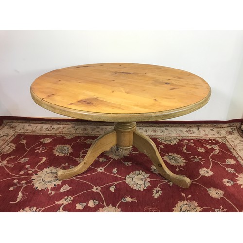 325 - ROUND TOP PINE KITCHEN TABLE 120cm dia and  79cm tall