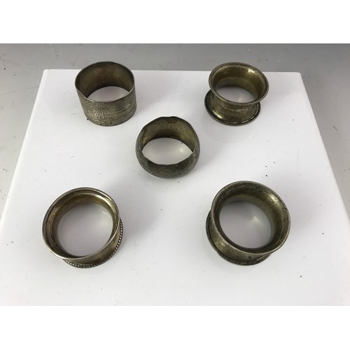 623 - 5 SILVER NAPKIN RINGS 88g