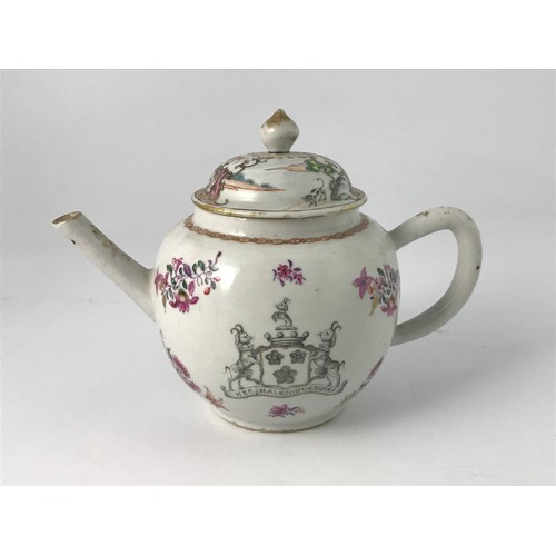 306 - LATE 18TH CENTURY CHINESE ARMORIAL TEA POT AND TANKARD WITH DRAGON HANDLE, AF, THE COAT OF ARMS IS B... 