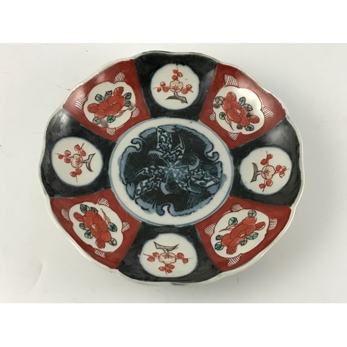 310 - ORIENTAL IMARI PATTERN FLUTED PLATE APPROX. 22 cms DIAMETER, 1 OTHER ORIENTAL PLATE APPROX. 26 cms D... 