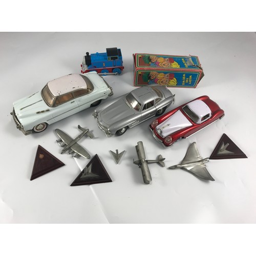 82 - TWO CHINA MADE TINPLATE TOY CARS, BURAGO MERCEDES, 3 PEWTER STYLE  MODEL AIRCRAFT A/F