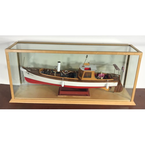 600 - A SUPURB MODEL LIVE STEAM LAUNCH, BOAT, A BUILT KRICK KIT AND CHEDDAR PUFFIN STEAM PLANT. THE LAUNCH... 