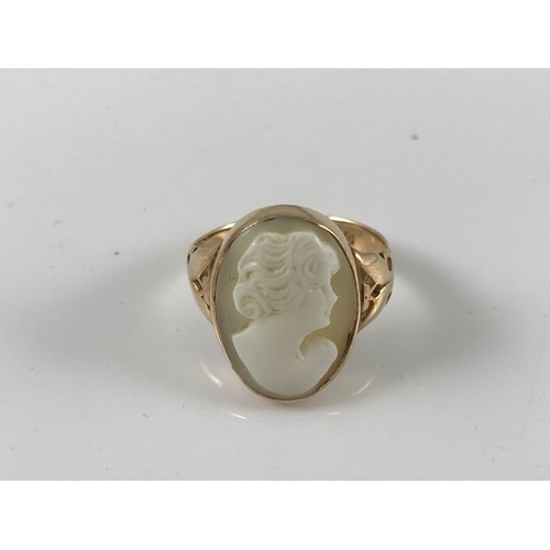 785 - 9CT GOLD CAMEO RING