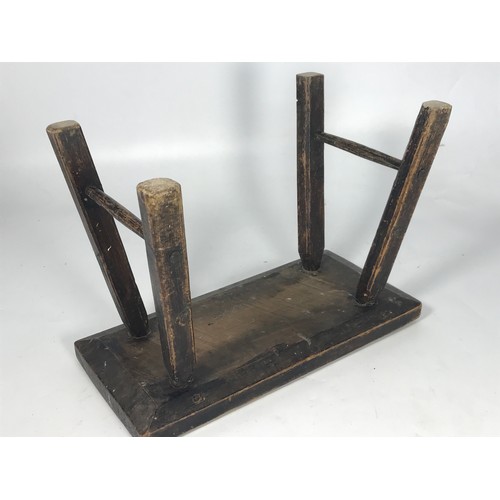 162 - 4 LEGGED MILKING STOOL, approx. 47 x 22 x 33.5 h cm