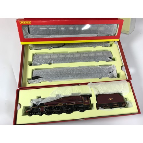 531 - HORNBY R1106 THE ROYAL TRAIN, BOXED SET, DCC READY, IN ORIGINAL PACKING BOX, ADDITIONAL COACH R4403 ... 