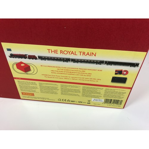 531 - HORNBY R1106 THE ROYAL TRAIN, BOXED SET, DCC READY, IN ORIGINAL PACKING BOX, ADDITIONAL COACH R4403 ... 