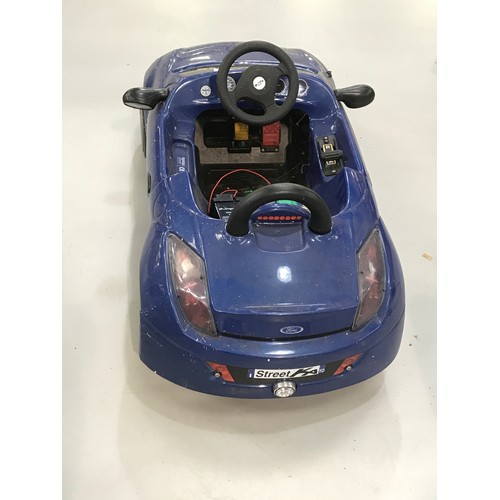 100 - A CHILDS STREET CAR, BATTERY POWERED BY TOYSTOYS APPROX. 100 cm X 52 cm