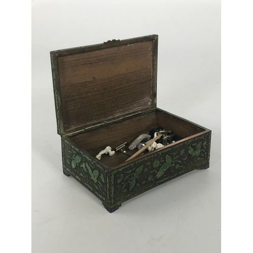 450 - ORIENTAL RECTANGULAR BOX WITH GREEN ENAMELLED DECORATION BUTTERFLIES AND FOLIAGE APPROX. 13 x 8.5 cm... 