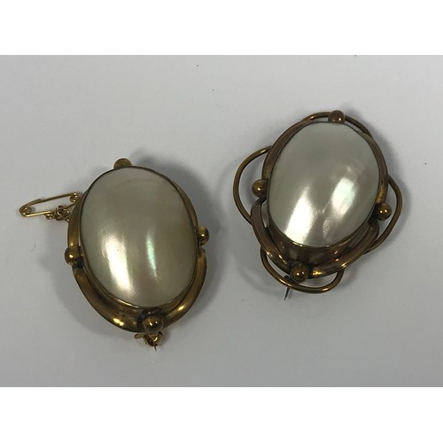 762 - 2 VICTORIAN MOTHER OF PEARL BROOCHES