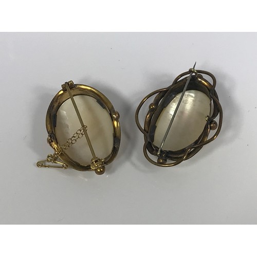 762 - 2 VICTORIAN MOTHER OF PEARL BROOCHES