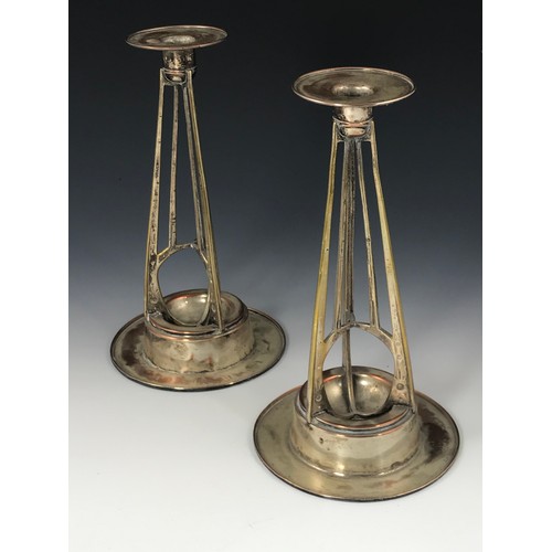 618 - PAIR OF STYLISH ARTS AND CRAFTS SILVER PLATED CANDLESTICKS IN THE STYLE OF CHRISTOPHER DRESSER, APPR... 