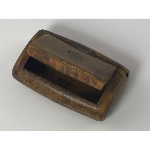 467 - SMALL SNUFF BOX WITH HINGED LID