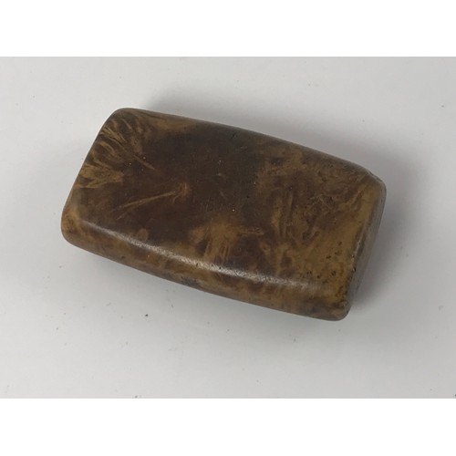 467 - SMALL SNUFF BOX WITH HINGED LID