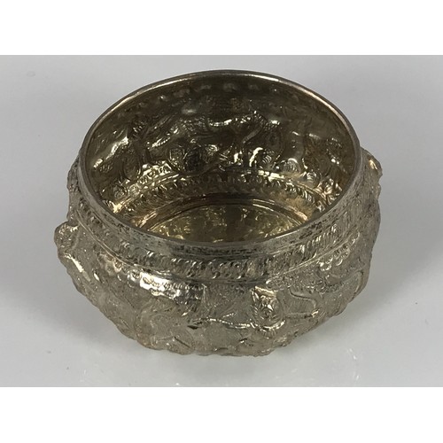 616 - PR. INDIAN SILVER BOWLS WITH EMBOSSED DECORATION, APPROX. 8.5 cm DIA. 156g