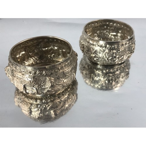 616 - PR. INDIAN SILVER BOWLS WITH EMBOSSED DECORATION, APPROX. 8.5 cm DIA. 156g