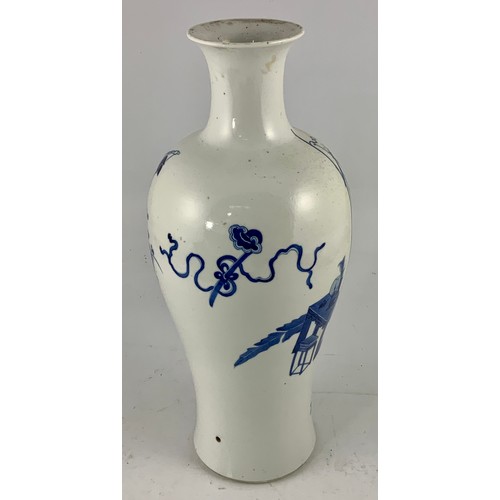 320 - ORIENTAL BLUE AND WHITE BALUSTER VASE DECORATED WITH COURT SCENES, APPROX. 47 cm high WITH 4 CHARACT... 